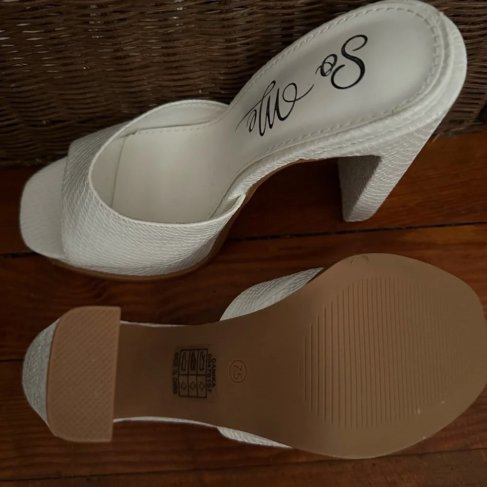 So Me White High Heels​ - Picture 4 of 5